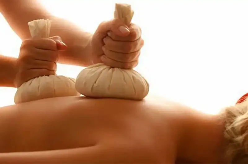 masaje relajante con pindas en el balneario de la concepción junto a las cabañas valle del cabriel